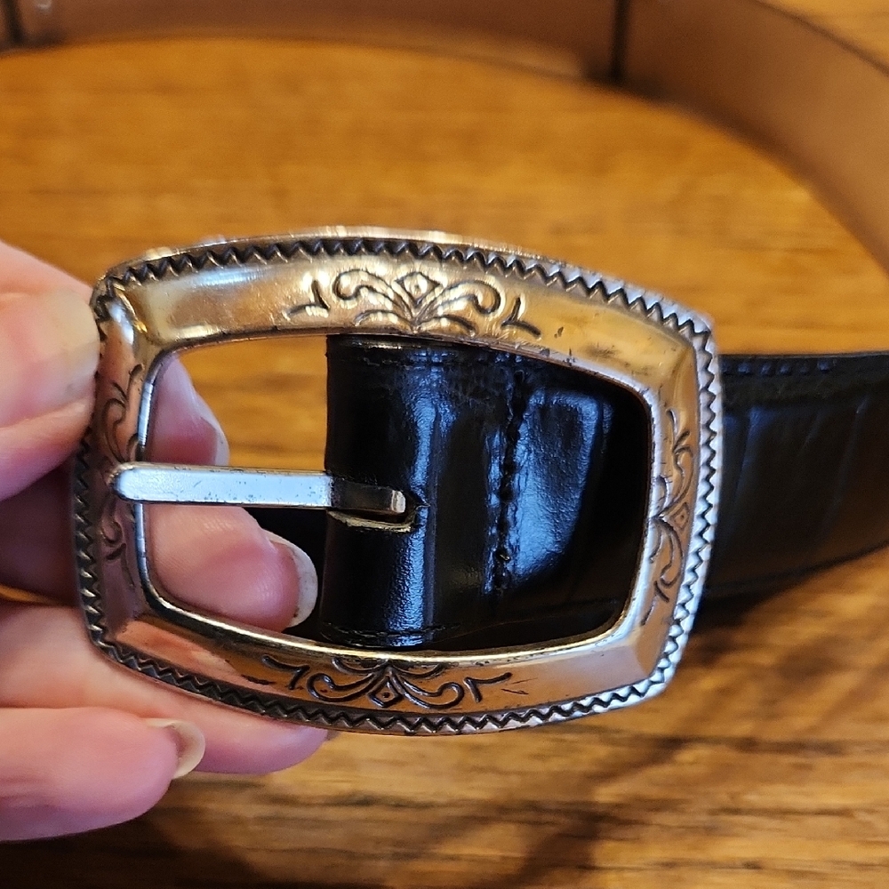Brighton Western Silver Tone Buckle Med